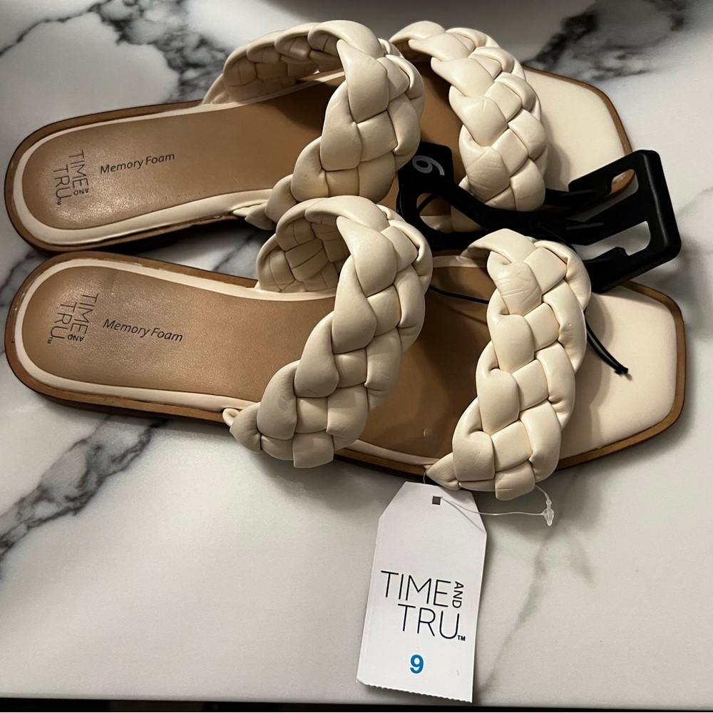 NWT Time and Tru Women's Size 9 Tan Braided Double Band Memory Foam Sandals - Picture 3 of 8